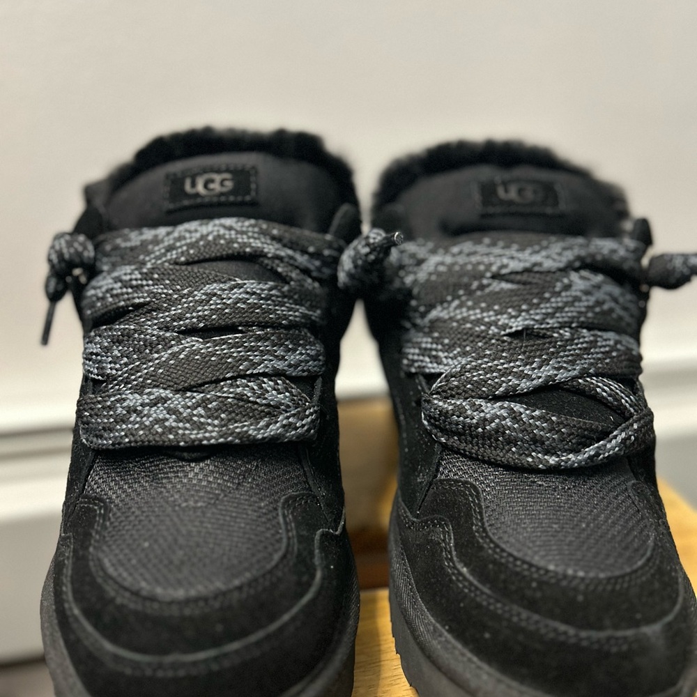 UGG Lowmel Black Size 11 US